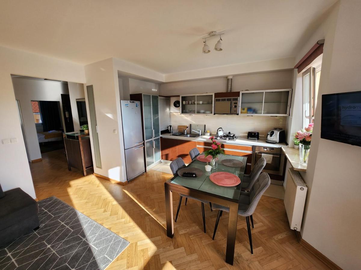 Апартаменты Sloneczny Apartament Bluszczanska Варшава Экстерьер фото